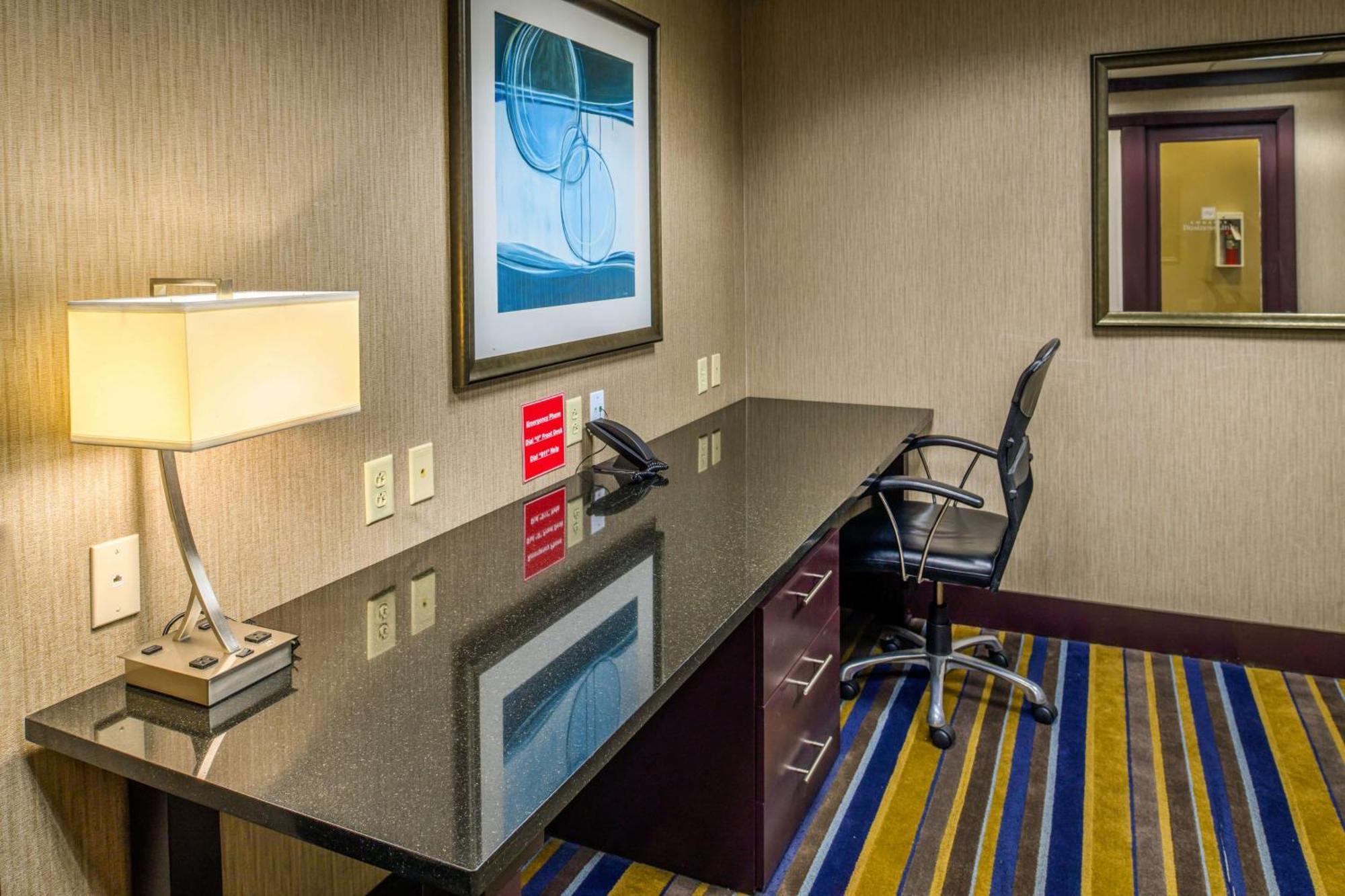 Embassy Suites By Hilton St Louis Airport Bridgeton Bagian luar foto